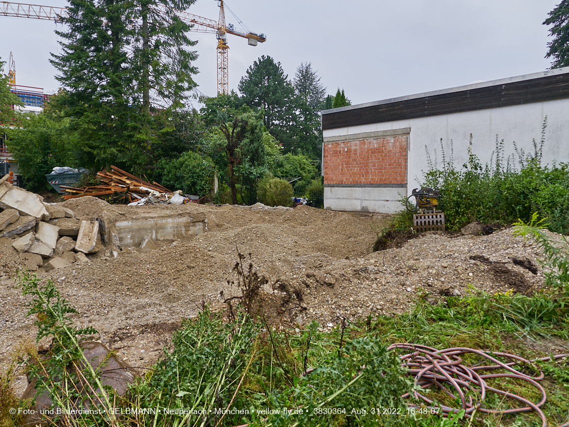 31.08.2022 - Baustelle an der Niederalmstraße 16 und Hugo-Lang-Bogen 13 in Neuperlach-Trudering